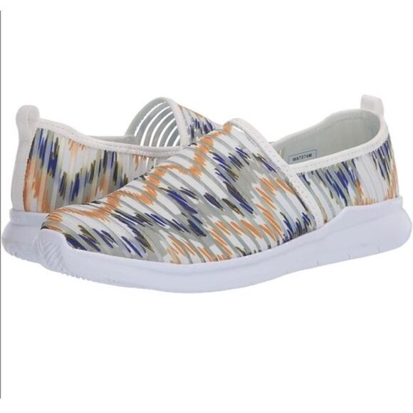 Propét Women's Travelbound Soleil Slip-on 10 - Picture 1 of 9